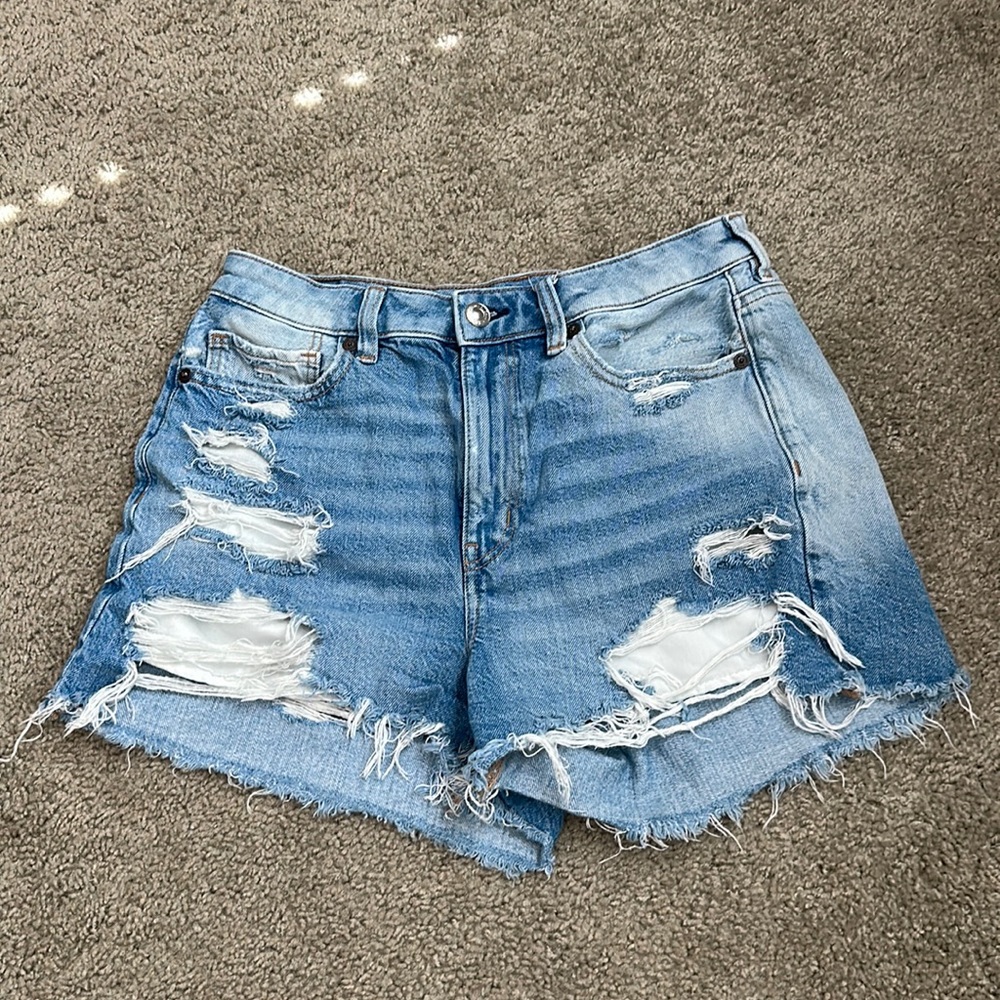 AMERICAN EAGLE DENIM MOM SHORT